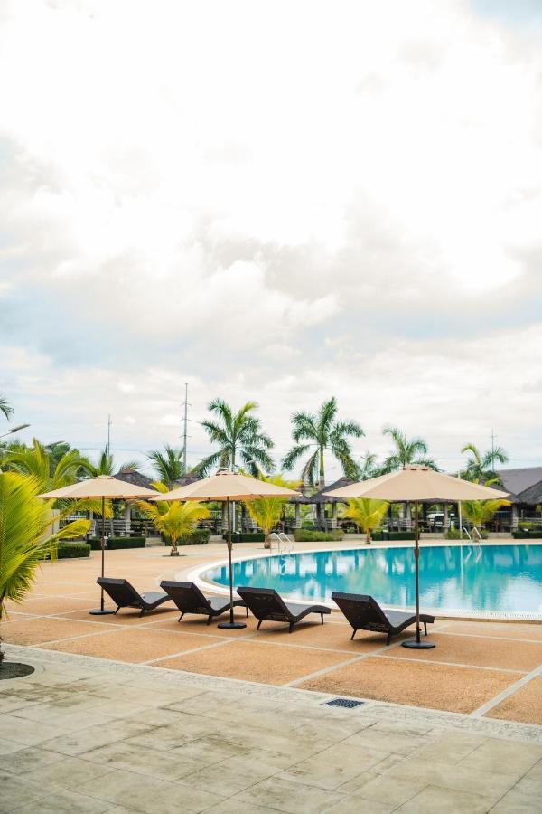 River Palm Hotel And Resort Powered By Cocotel Bugallon Exteriör bild