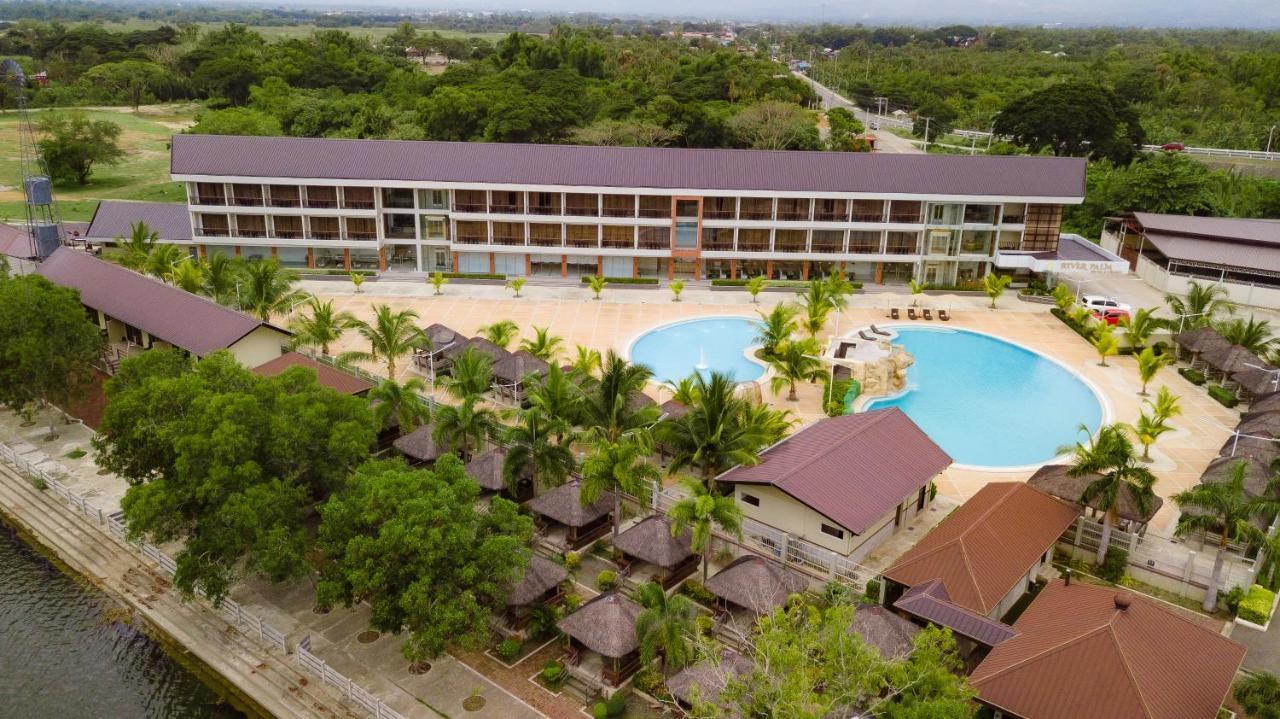 River Palm Hotel And Resort Powered By Cocotel Bugallon Exteriör bild